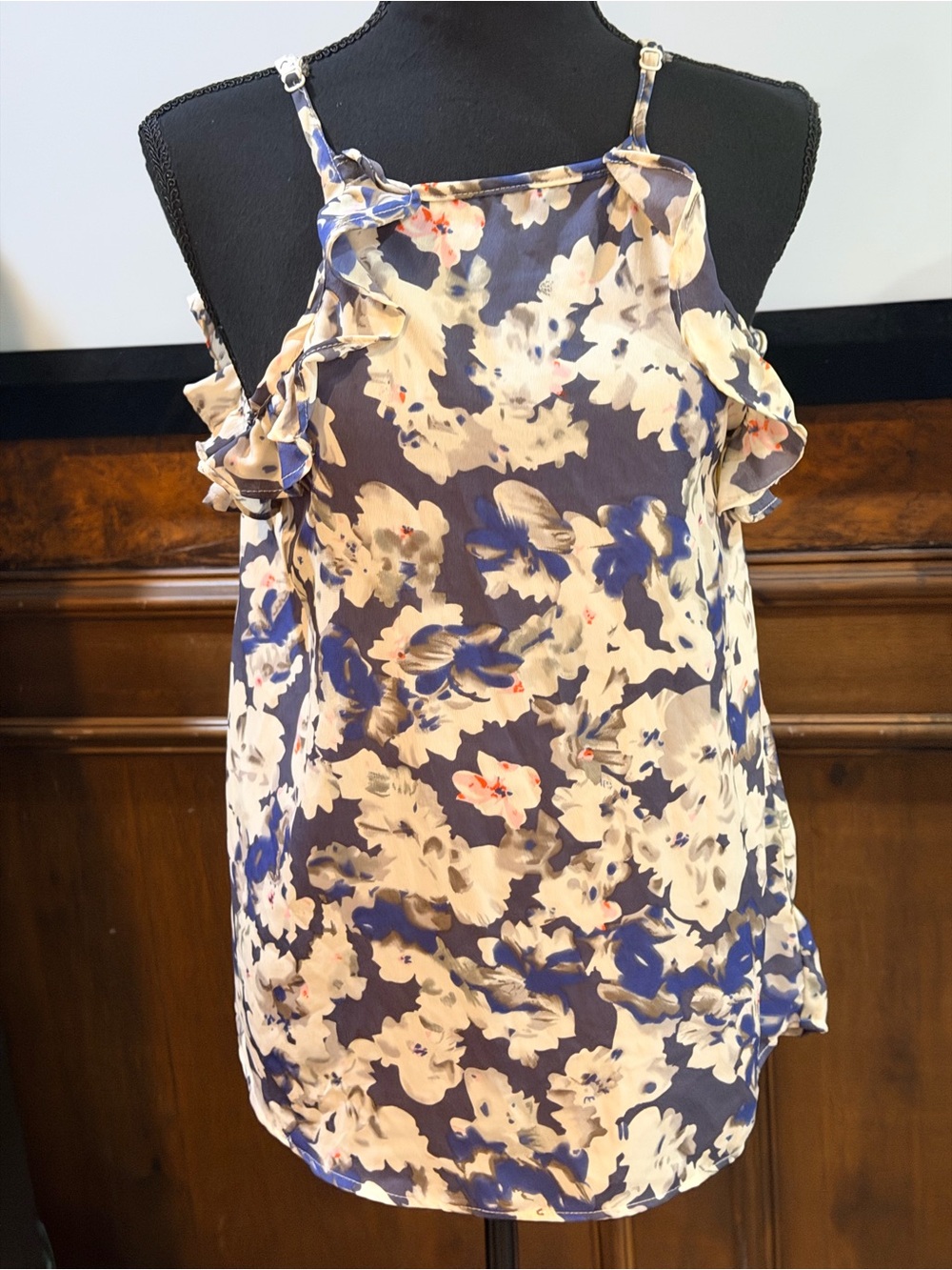 SLIGHTLY USED SIZE L Navy and Cream Floral Cold-Shoulder Cami Top